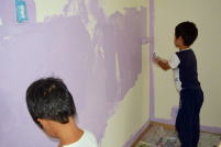 家庭用塗料　室内壁塗装　子供でも簡単に塗装できます。